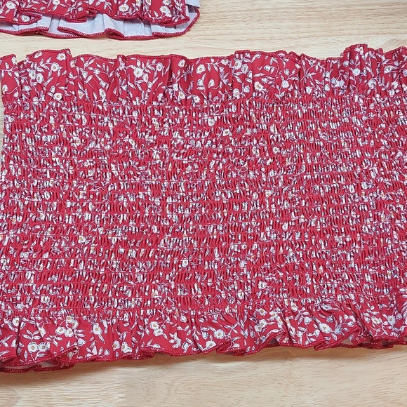 Red Floral Ruffel hem Bando Crop Top Smocked Large - Picture 2 of 5